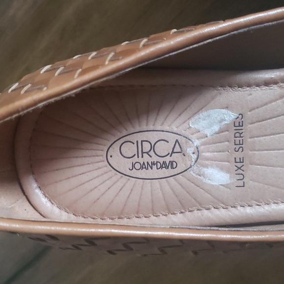 Joan and David luxe series leather shoes - Picture 6 of 8